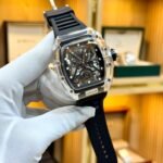 Tubular quartz movement watch with premium design