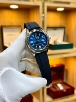 Rolex Second Copy – Quartz Watch with Date & Silicone Strap (Master Lock) - Image 3